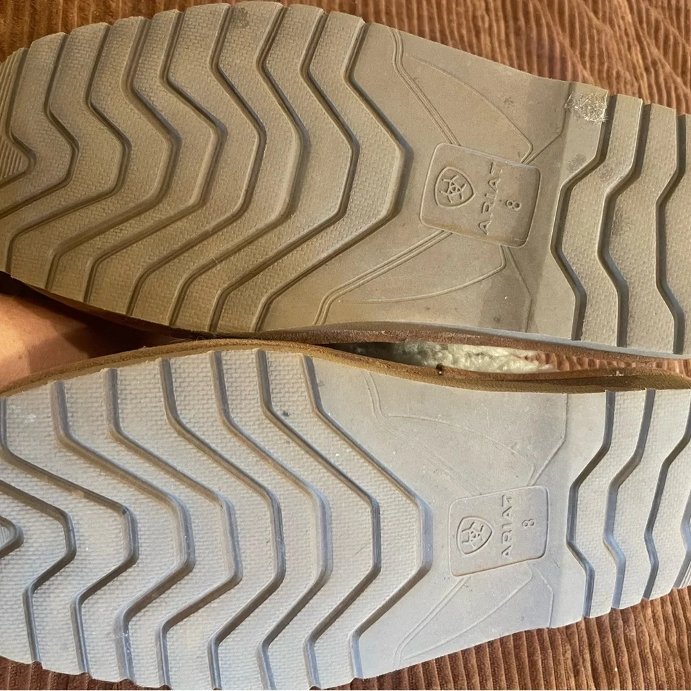 Ariat Tan Suede Mules with White Fur Lining - Picture 5 of 5